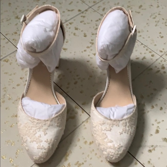 Ivory Embroidered Heels - Picture 2 of 4